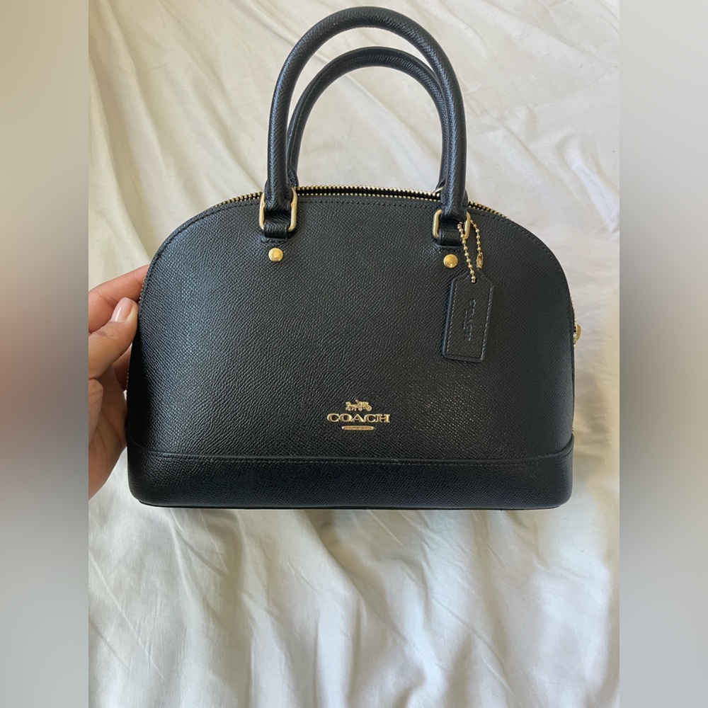 Coach Bag in Dome Style. Black Leather Brand New